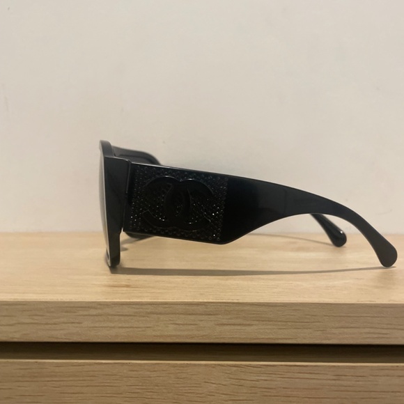 Chanel Large Black Classic CC Logo Shield Sunglasses With Black Crystal Details - Picture 2 of 5